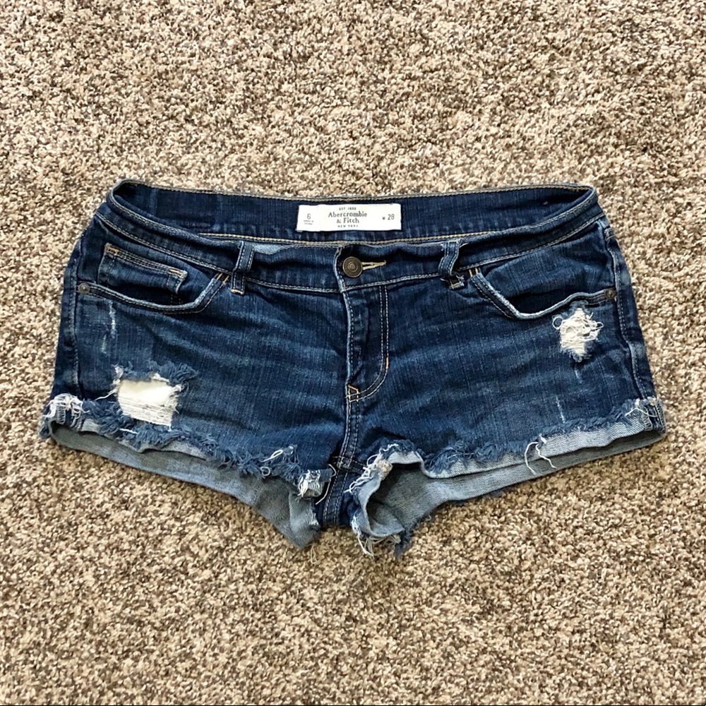 Abercrombie & Fitch Women’s Distressed Shorts Sz 6 - Picture 1 of 4